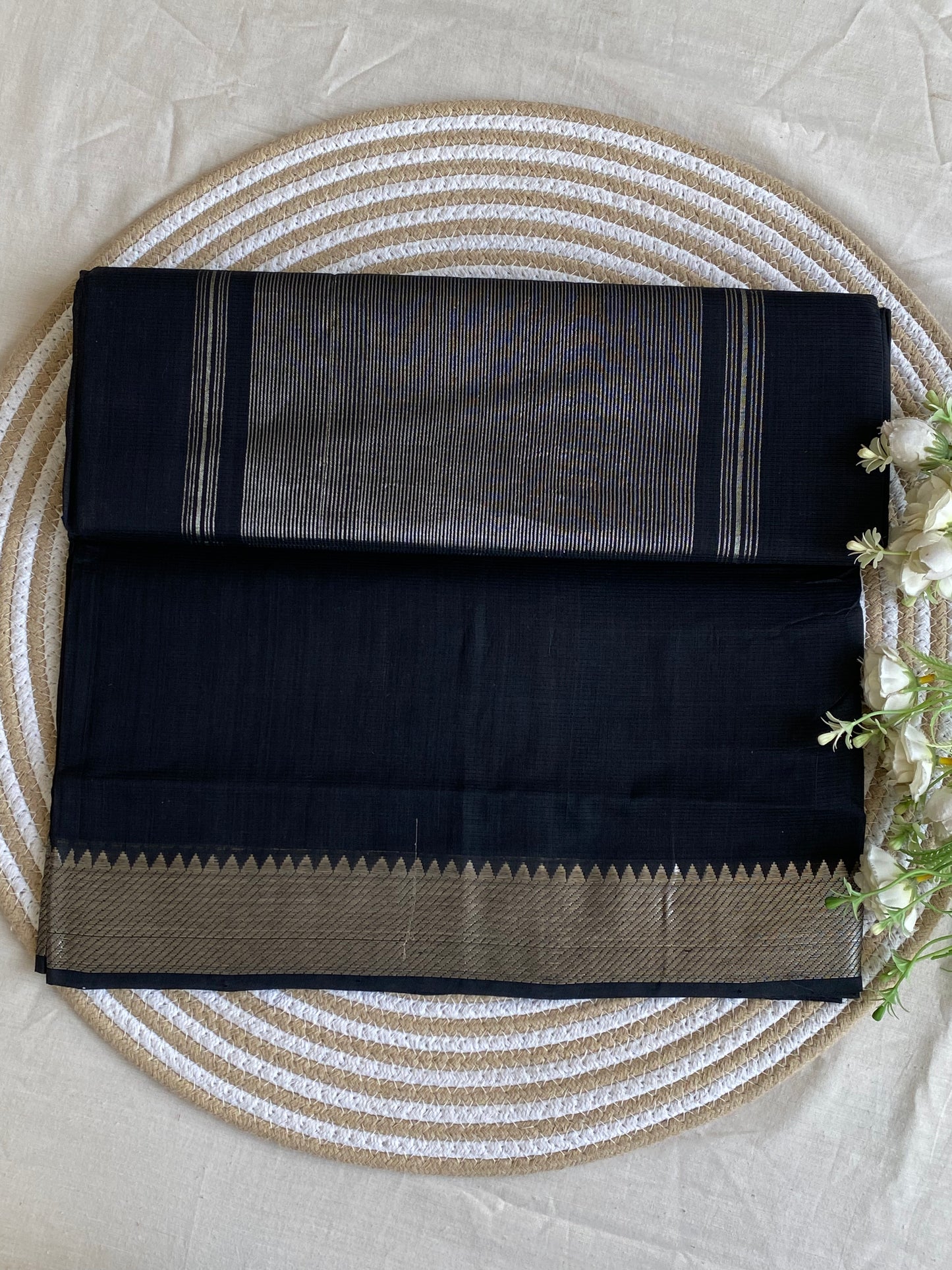 Silver Border Mangalgiri Saree 10