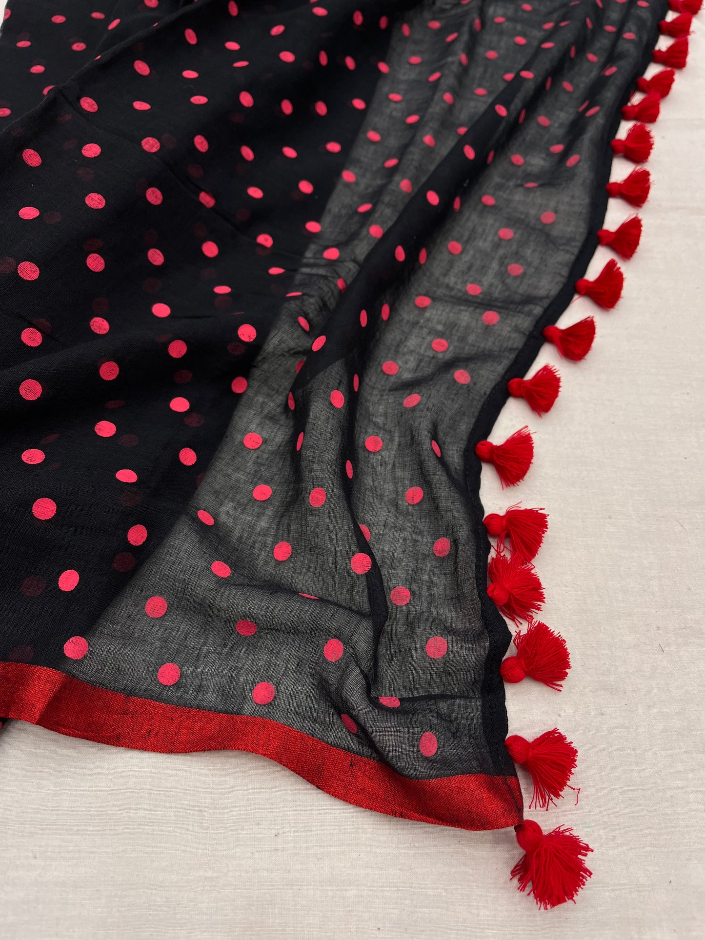 Black Red Border Pink Dotted Mulmul Saree