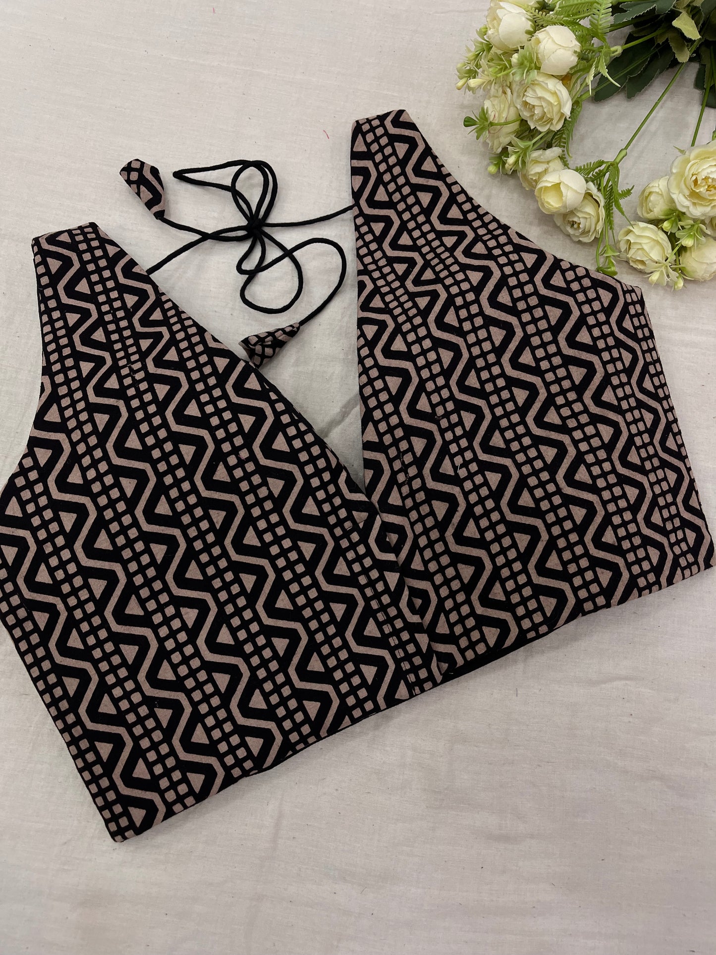 Zig Zag Black Belt V Neck Sleeveless Blouse