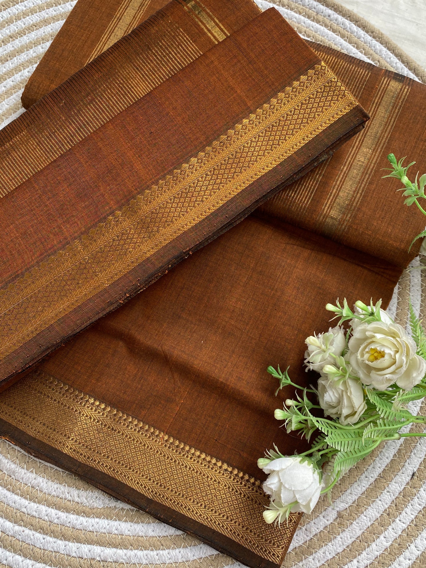 Nizam Golden Border Mangalgiri Saree 07