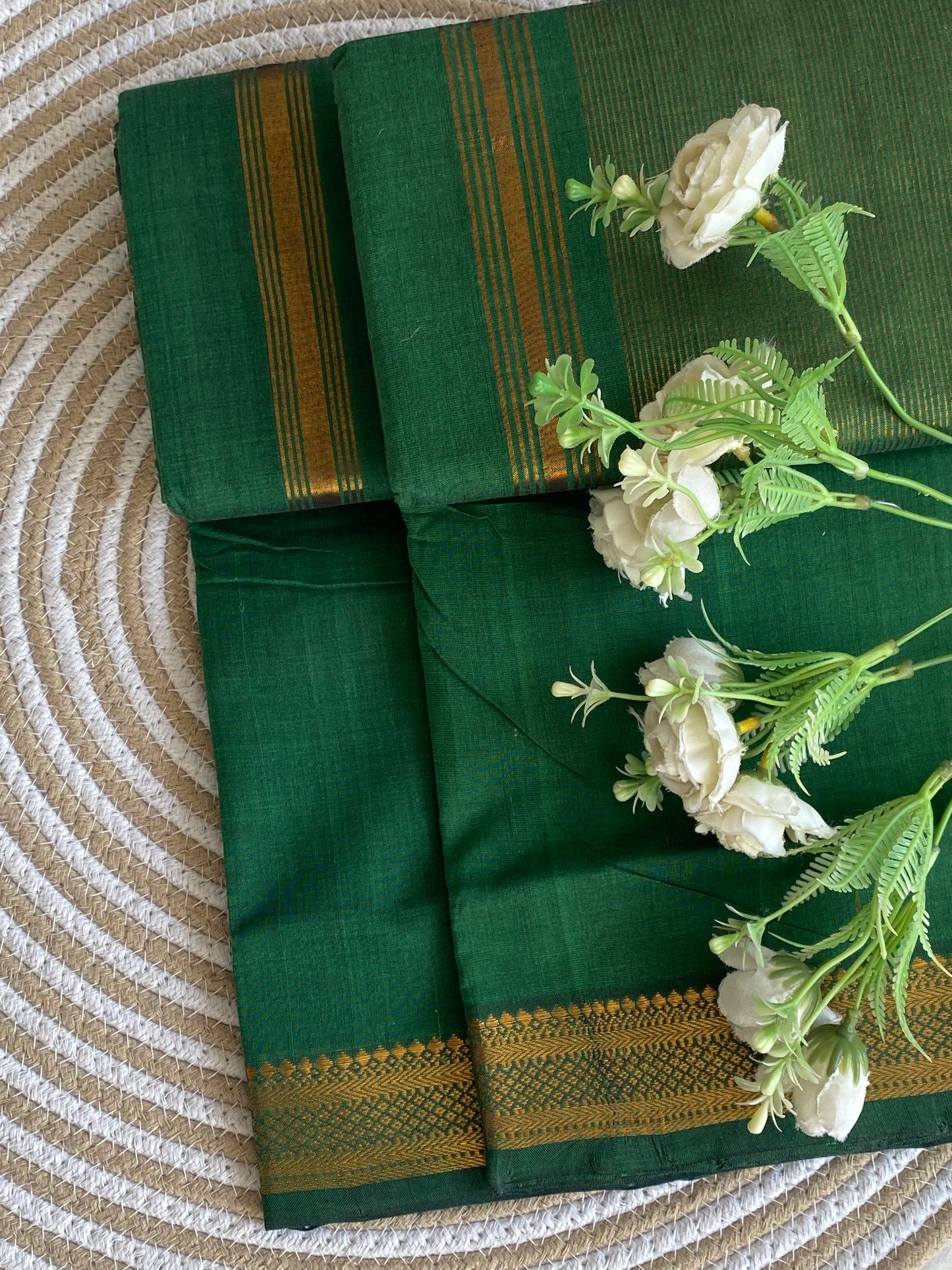 Nizam Golden Border Mangalgiri Saree 14