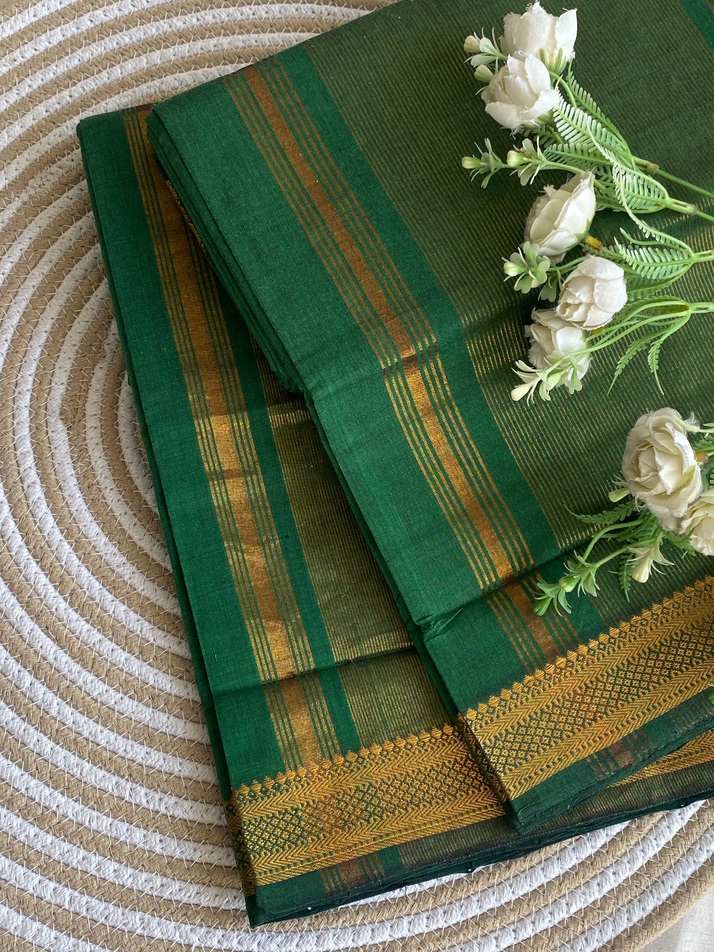 Nizam Golden Border Mangalgiri Saree 14