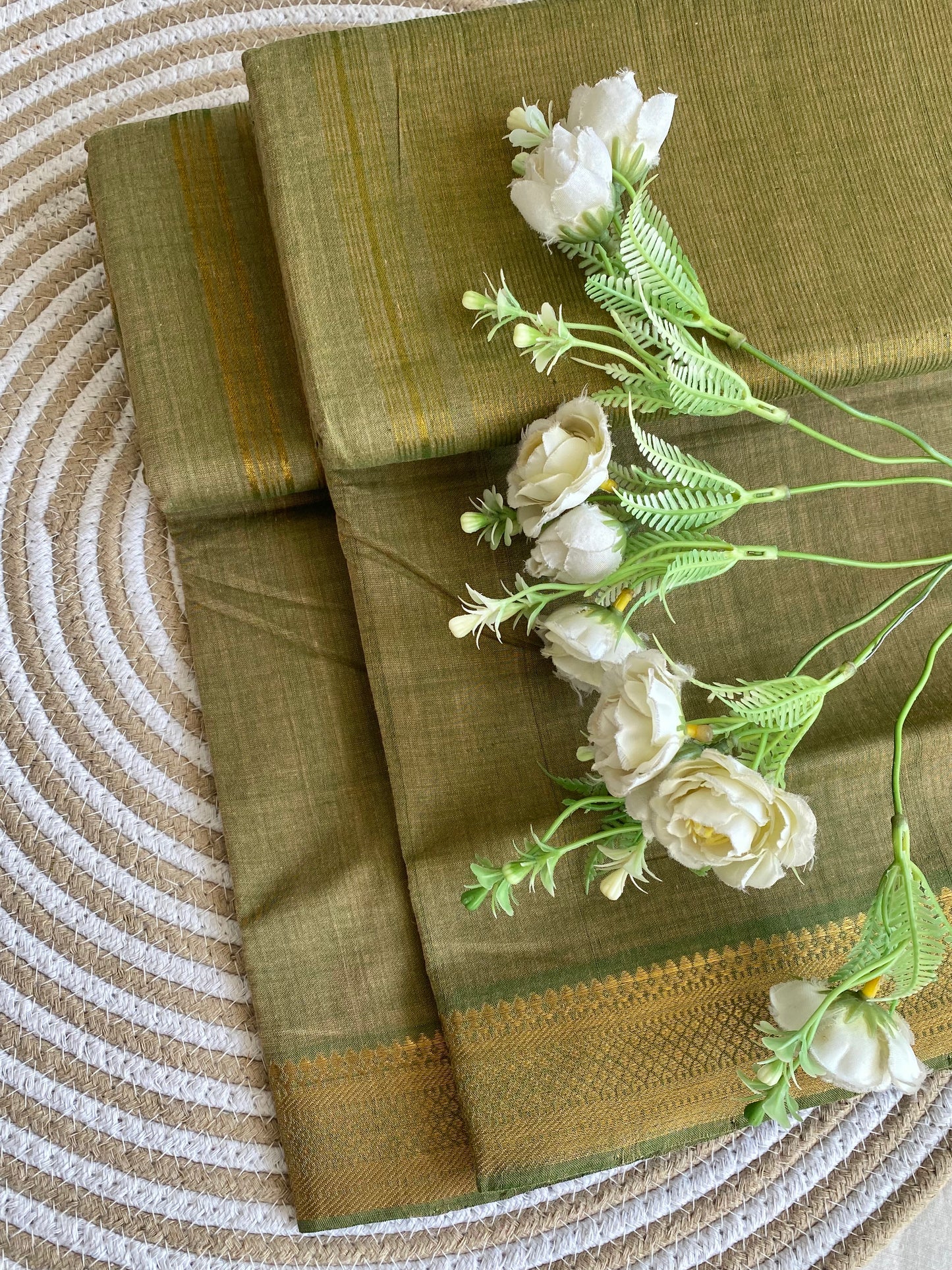 Nizam Golden Border Mangalgiri Saree 13