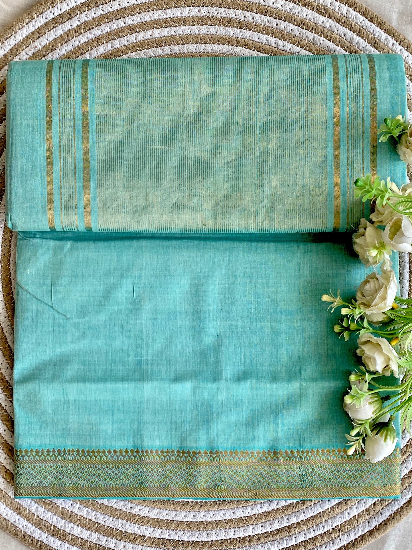 Nizam Golden Border Mangalgiri Saree 12