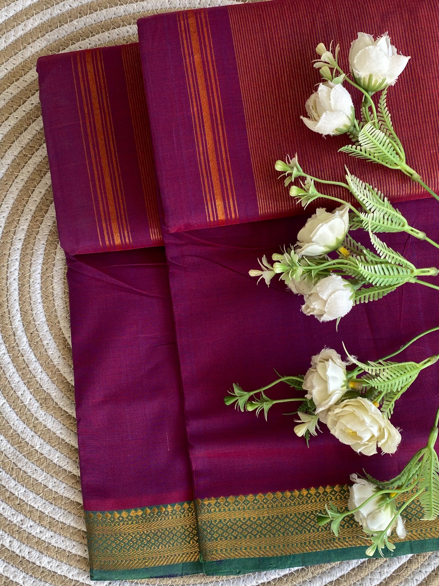Nizam Golden Border Mangalgiri Saree 16