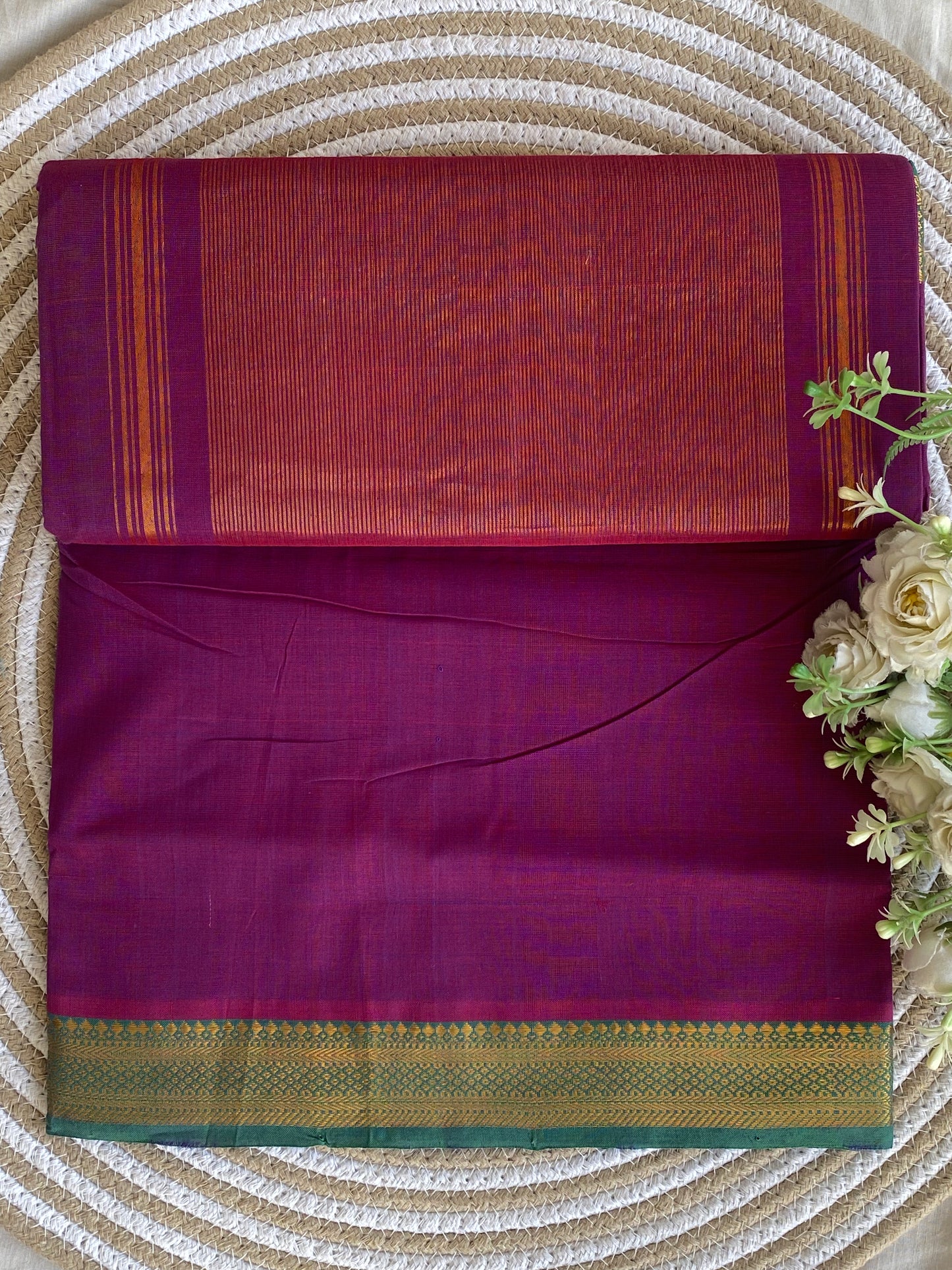 Nizam Golden Border Mangalgiri Saree 16