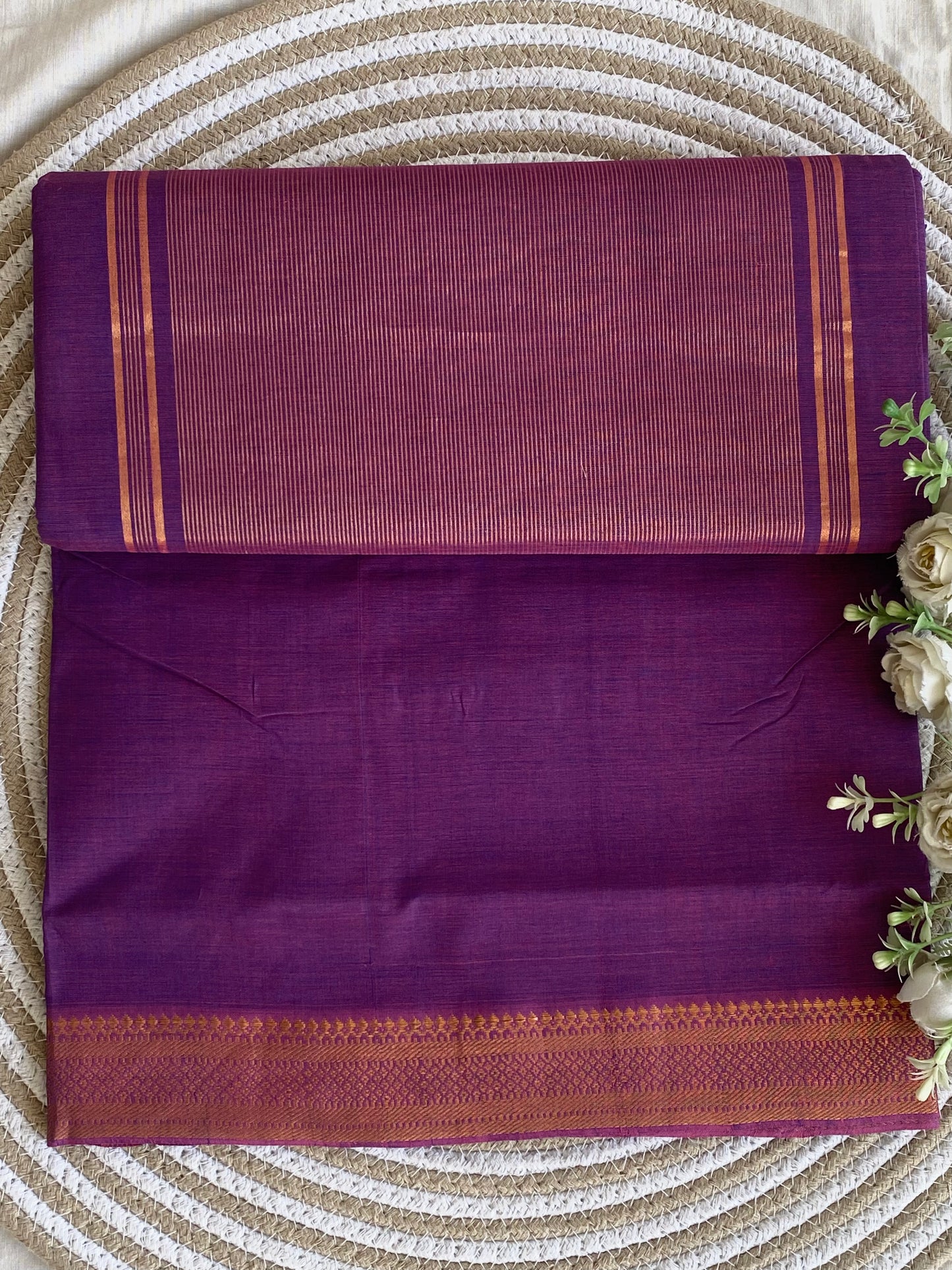 Nizam Golden Border Mangalgiri Saree 17