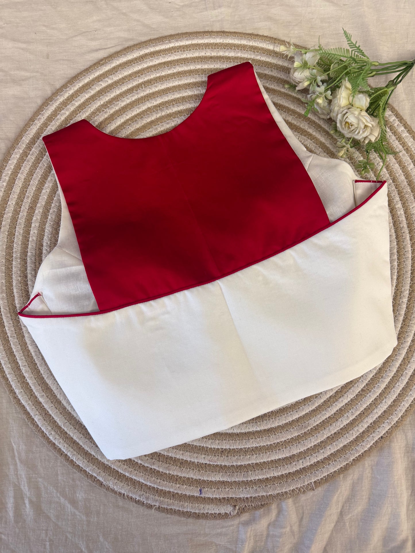 Laal Paar Pujo Racer Back Blouse (Dispatch Starts 10th Sept 2026)