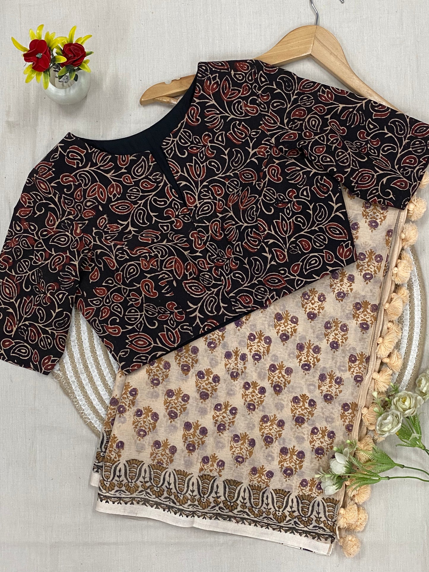 Ajrakhiya Mulmul Saree Blouse Combo Set