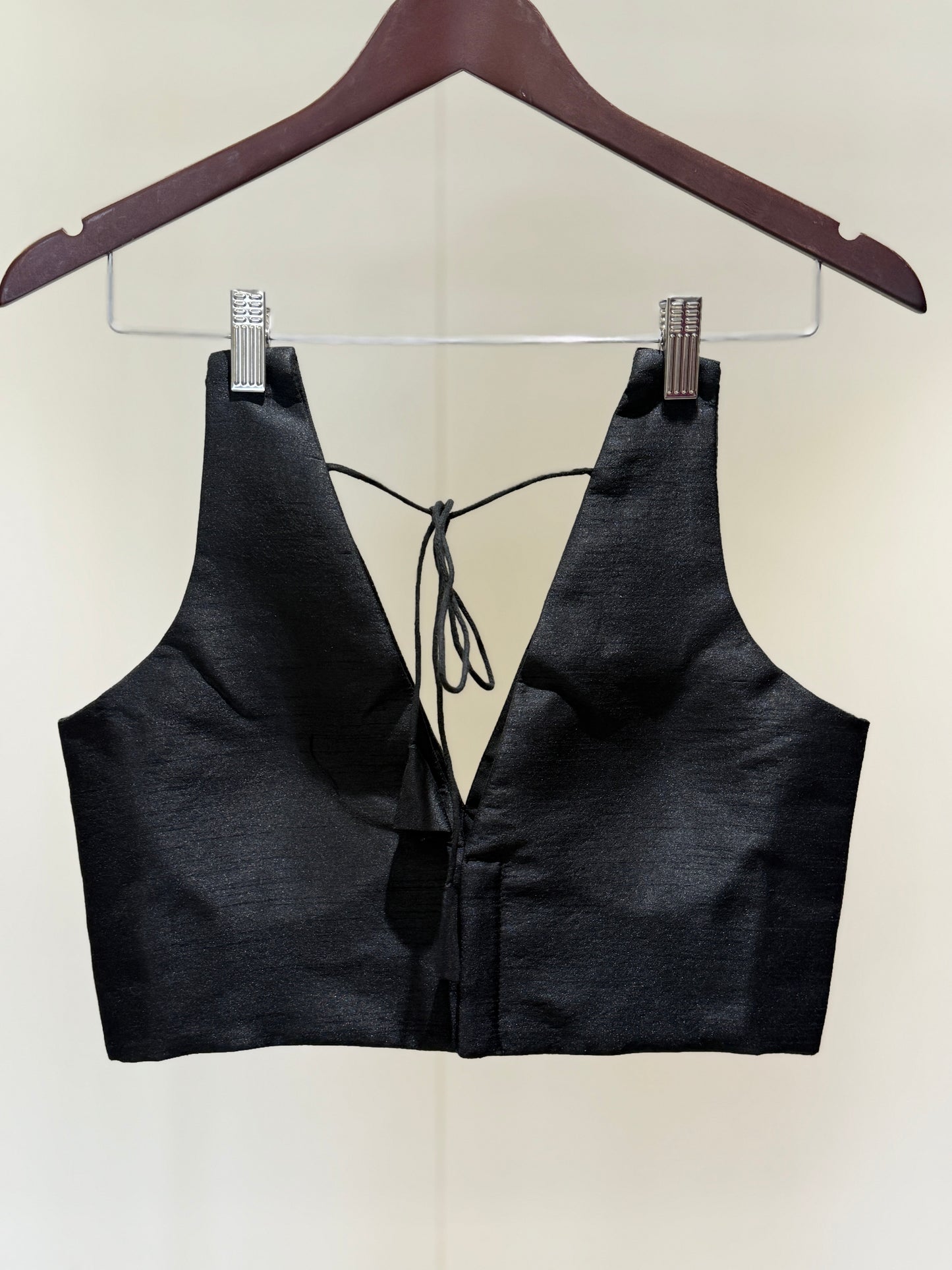 Black Cross Belt Raw Silk Sleeveless Blouse