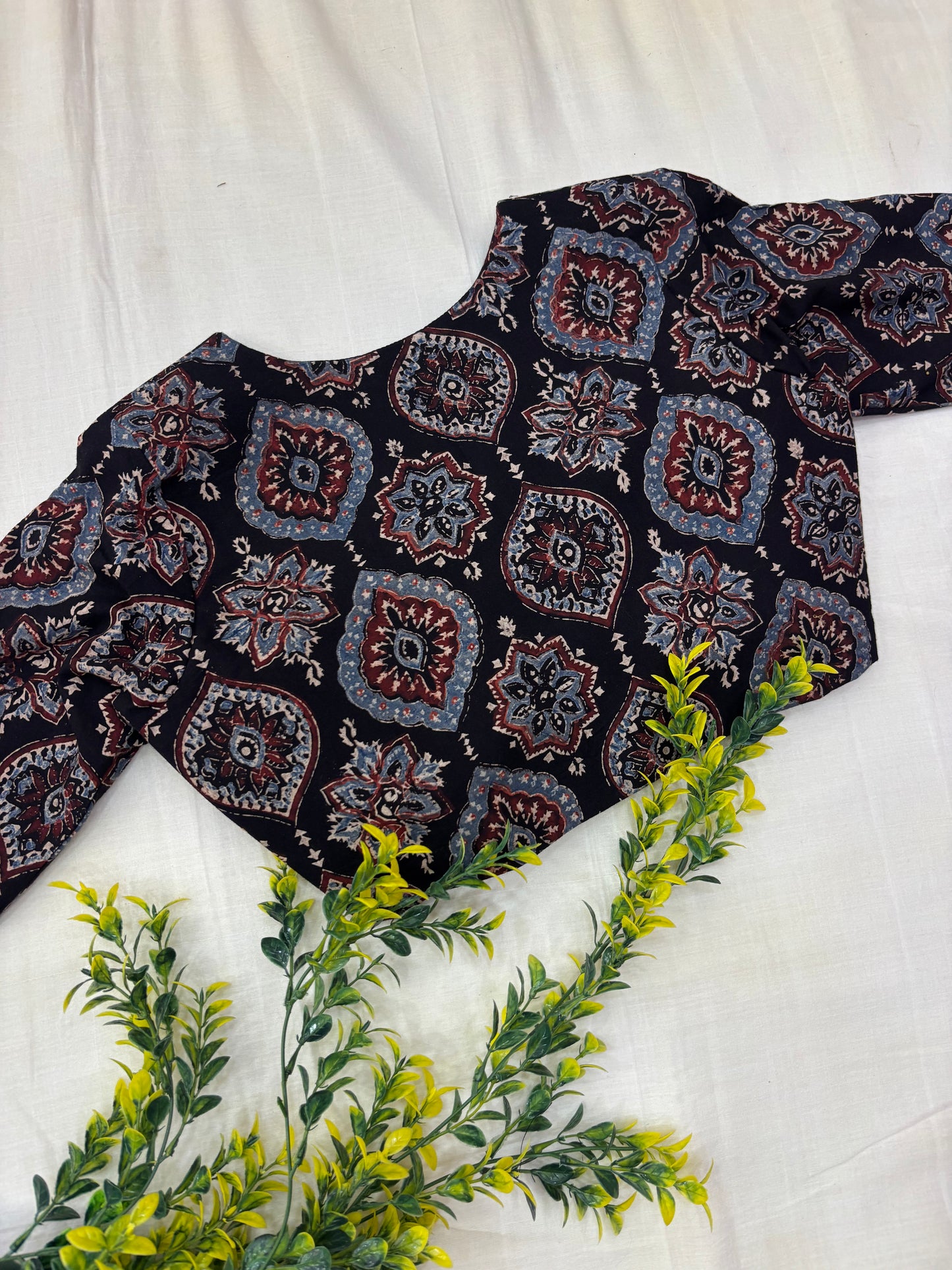 Badam Black Formal Sleeves Blouse
