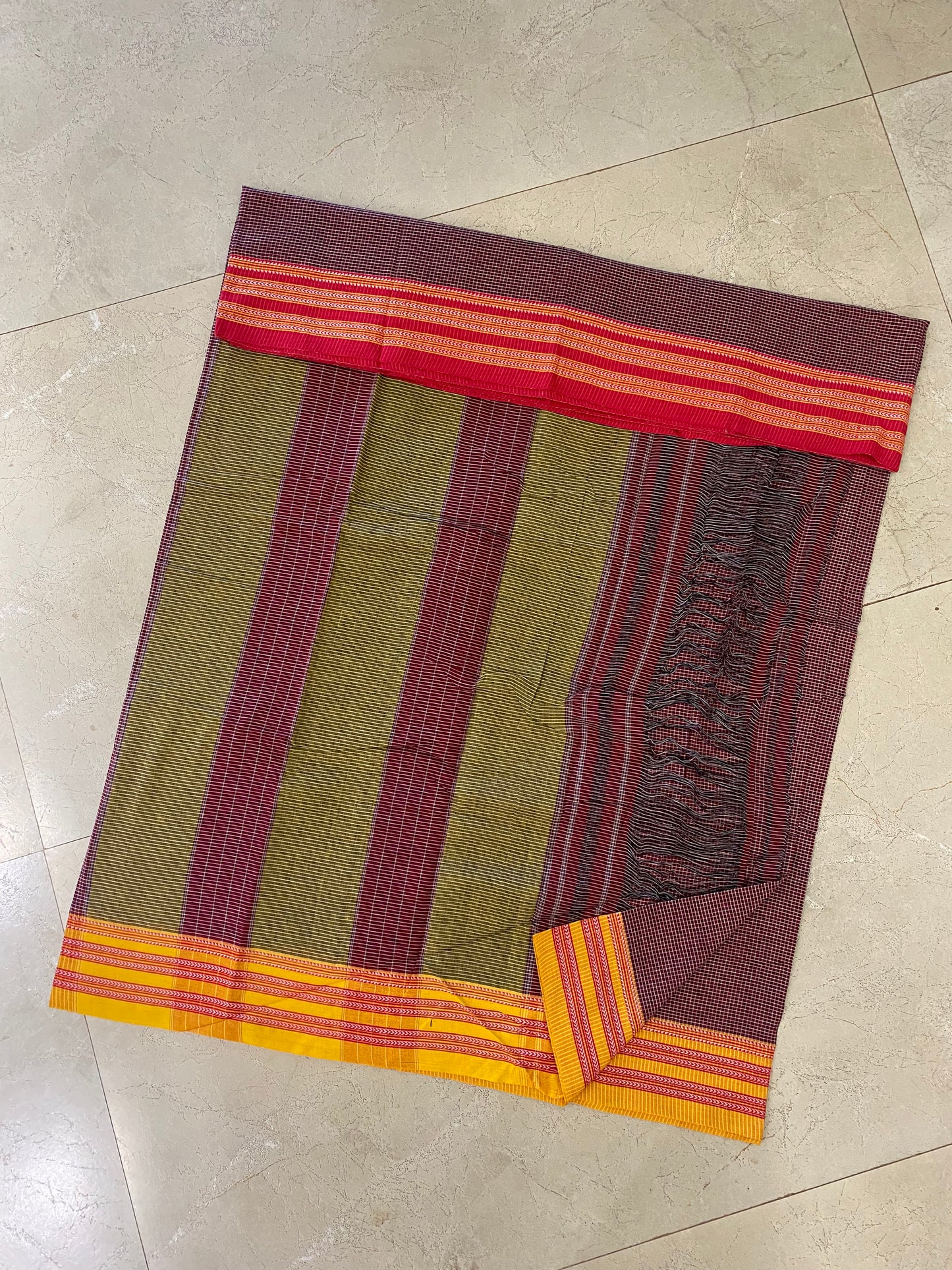 Rustic Yellow Red Gomi Teni Border Patteda Anchu Saree