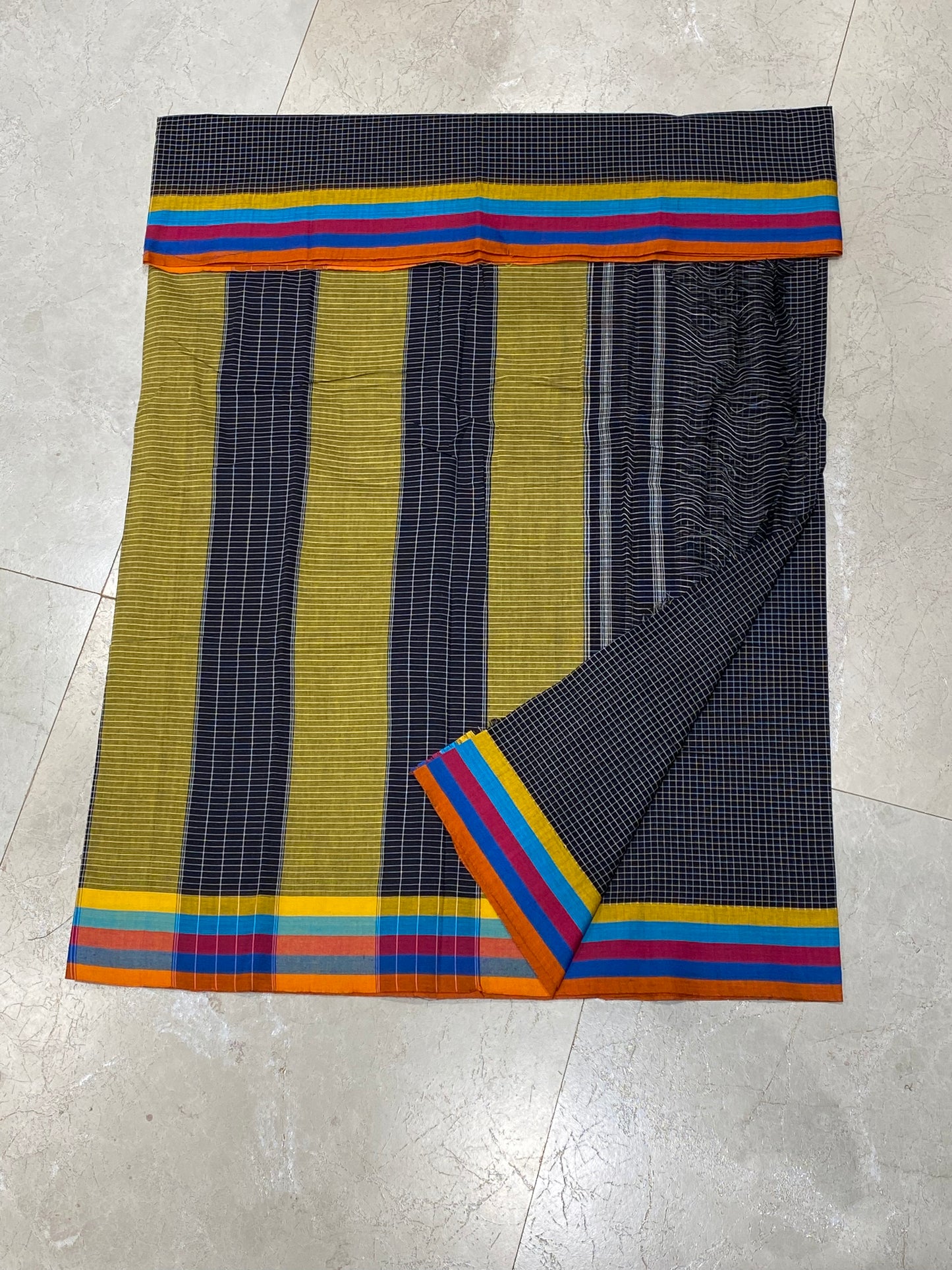 Multicolour Border Black Patteda Anchu Saree