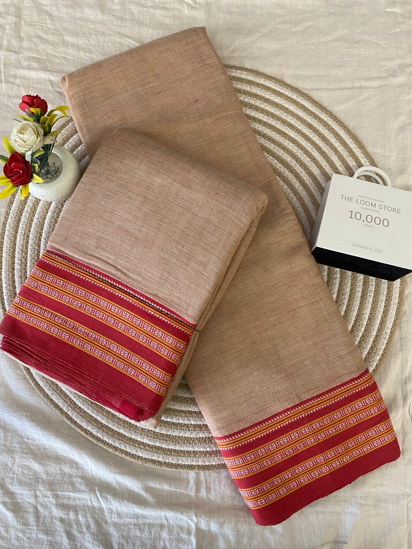 Wheat Red Gadi Dadi Border Patteda Anchu Saree