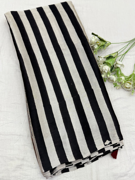 Ajrakh Lagdi Zari Pallu Saree 13