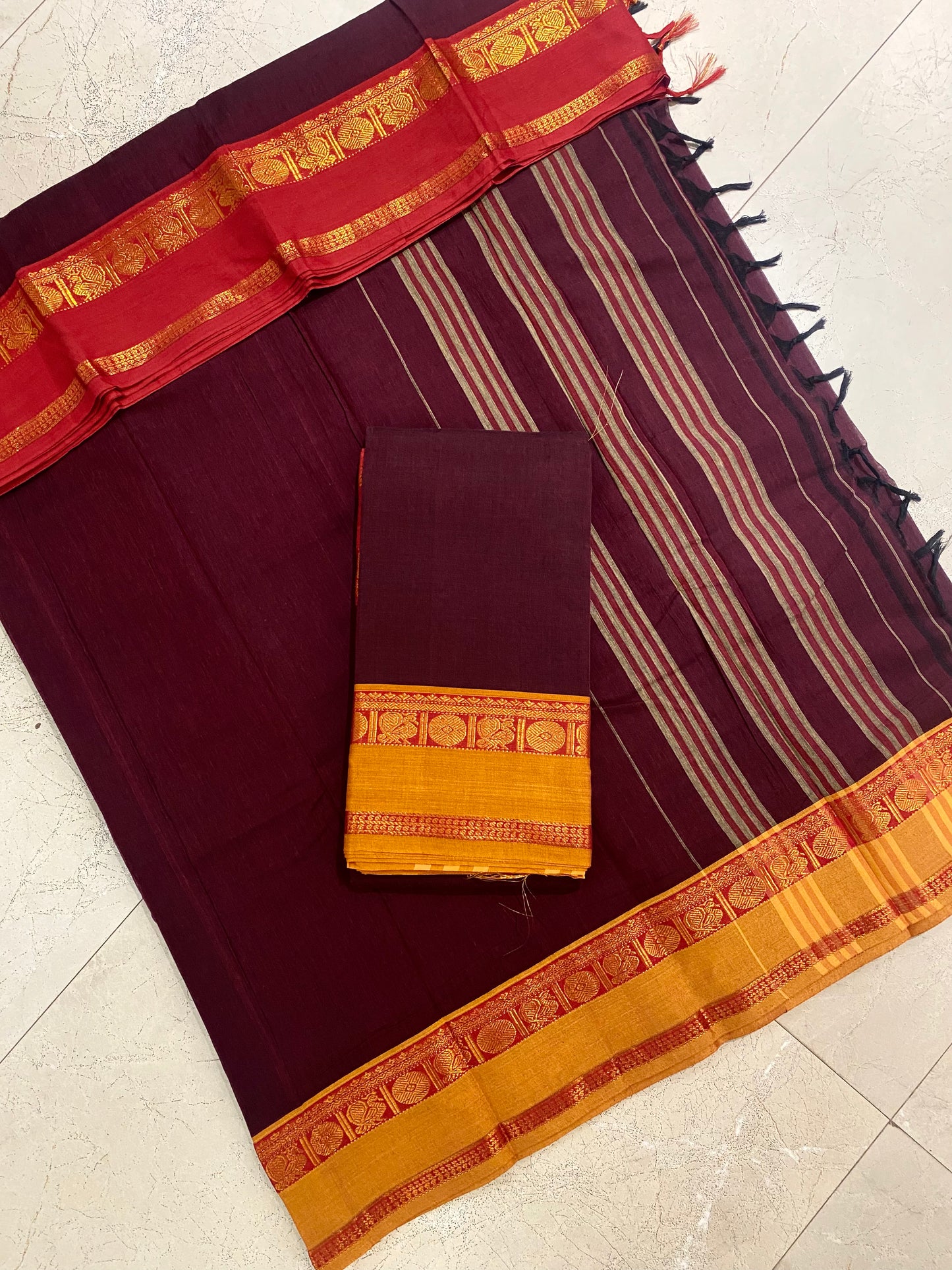 Vijaypura Peacock Border Cotton Saree - 10