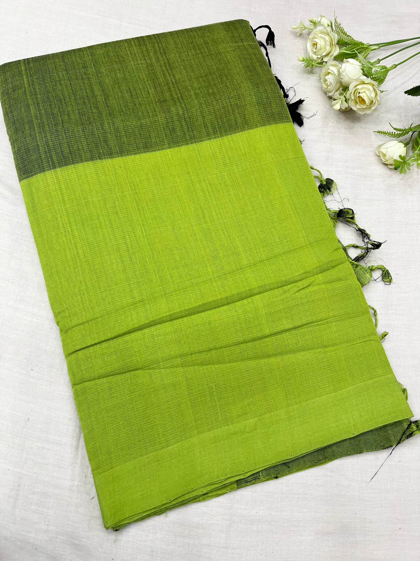 Sneha Green Black Plain Mangalgiri Saree